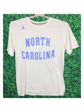 North Carolina Tar Heels UNC White Nike Short Sleeve Shirt Men’s Large Jordan